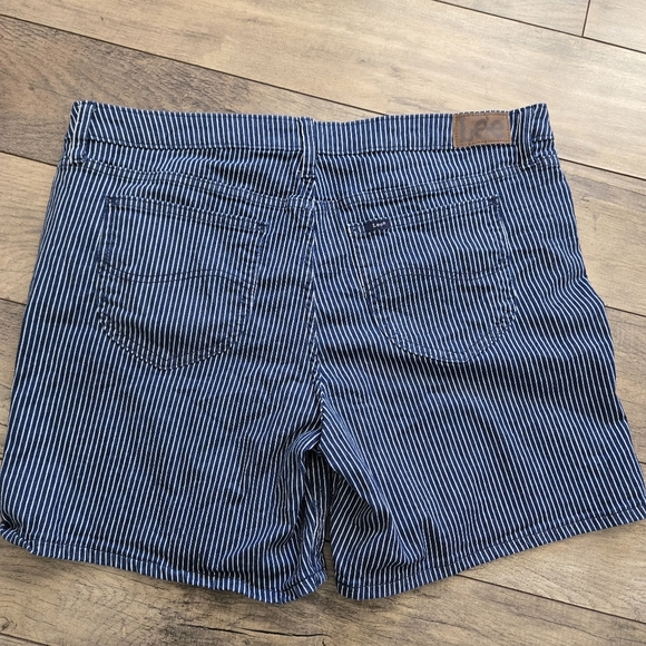 Lee Womens 18 Medium Blue Striped Shorts - Picture 2 of 15